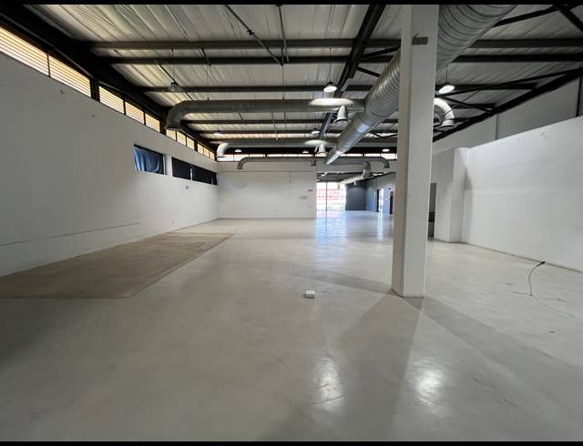 425M² SHOWROOM TO LET IN BALLITO DISTRICT